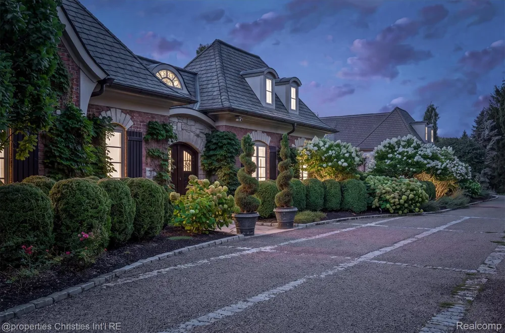 2756 Turtle Bluff Drive Bloomfield Charter Township, MI 48302