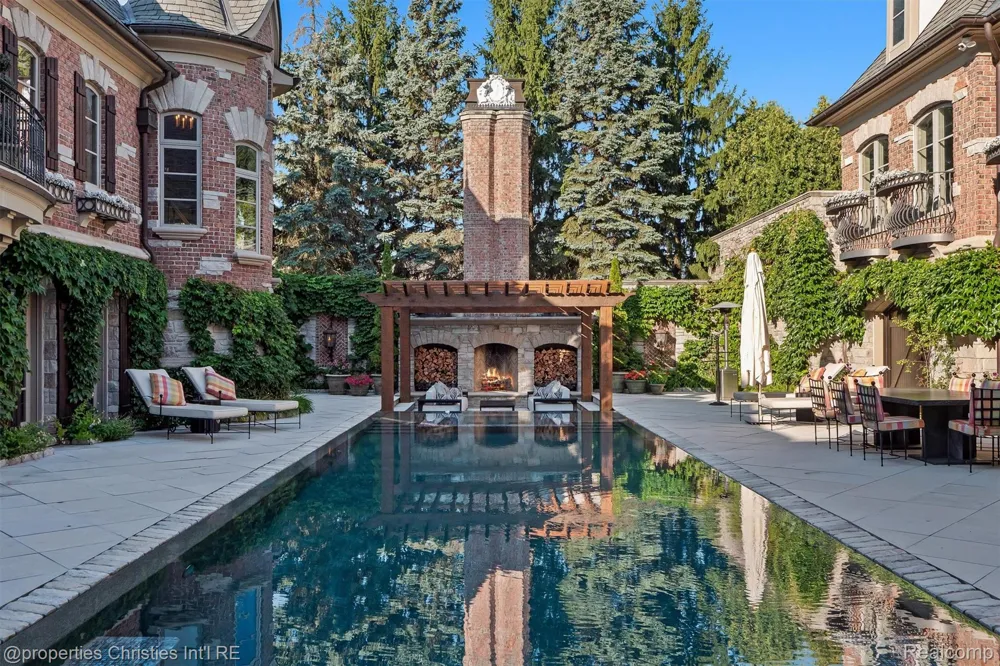 2756 Turtle Bluff Drive Bloomfield Charter Township, MI 48302