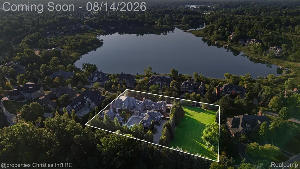 2756 Turtle Bluff Drive Bloomfield Charter Township, MI 48302