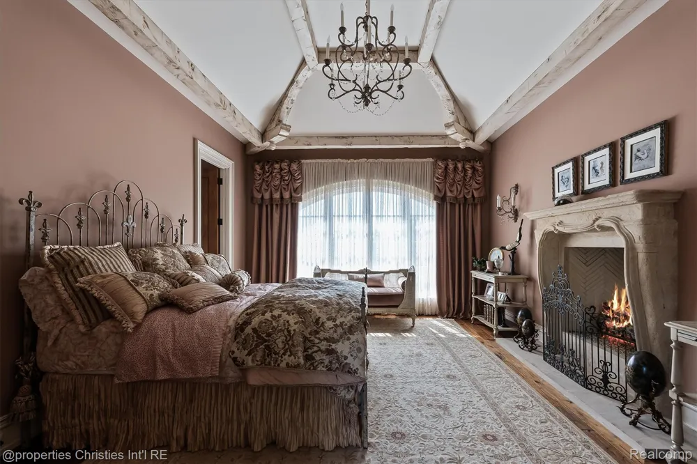 2756 Turtle Bluff Drive Bloomfield Charter Township, MI 48302