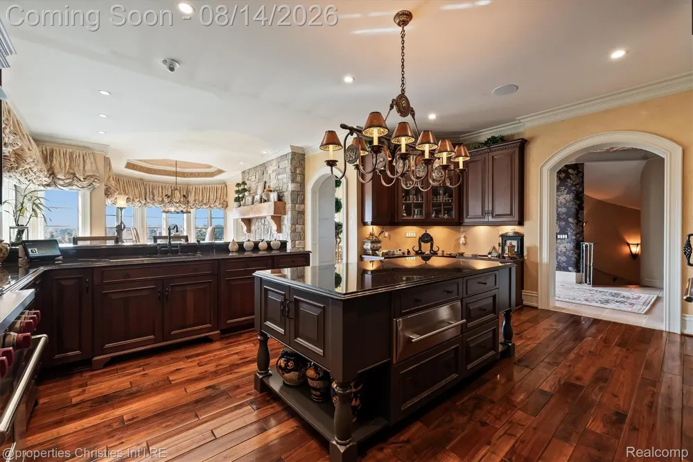 2756 Turtle Bluff Drive Bloomfield Charter Township, MI 48302