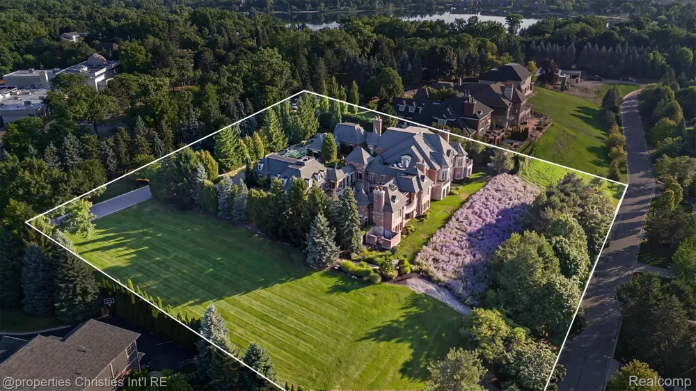 2756 Turtle Bluff Drive Bloomfield Charter Township, MI 48302