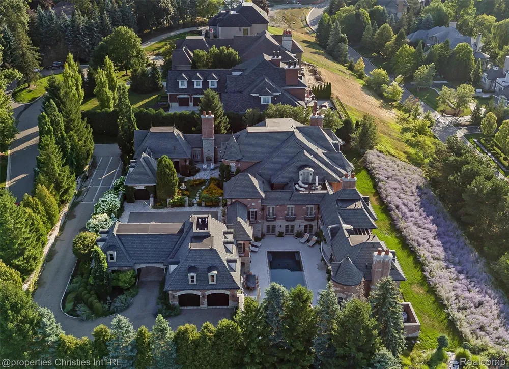 2756 Turtle Bluff Drive Bloomfield Charter Township, MI 48302