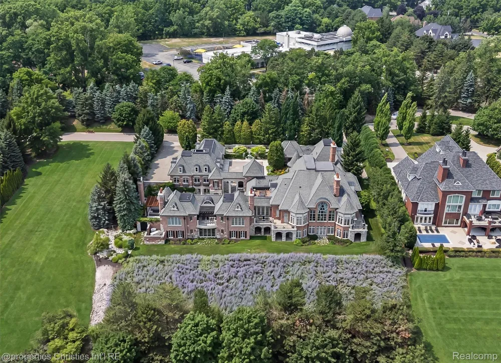 2756 Turtle Bluff Drive Bloomfield Charter Township, MI 48302