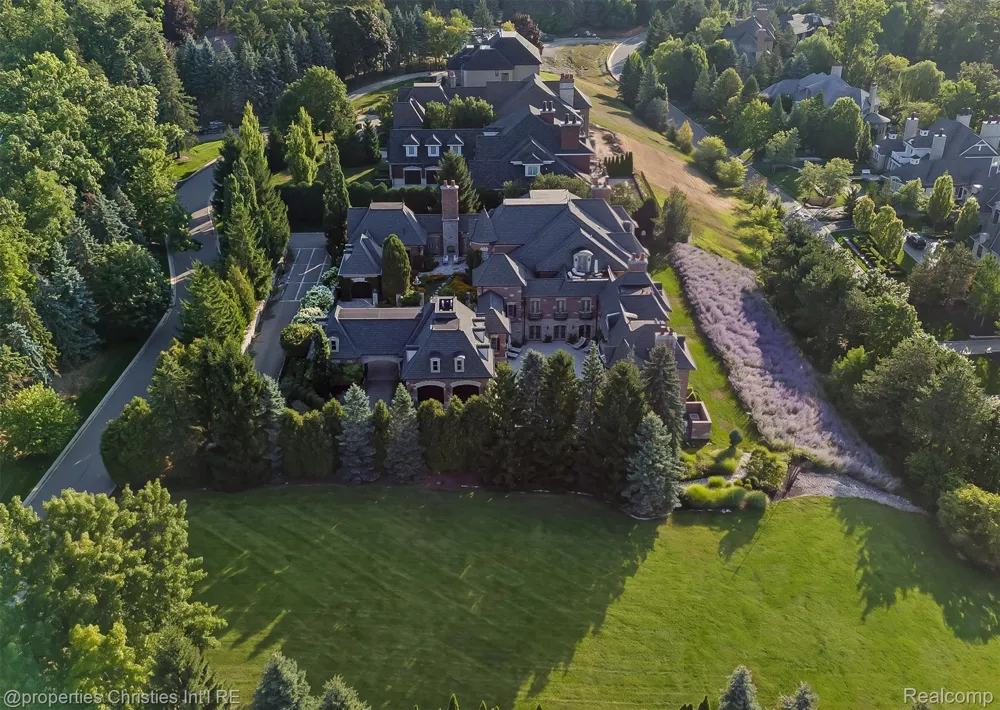 2756 Turtle Bluff Drive Bloomfield Charter Township, MI 48302