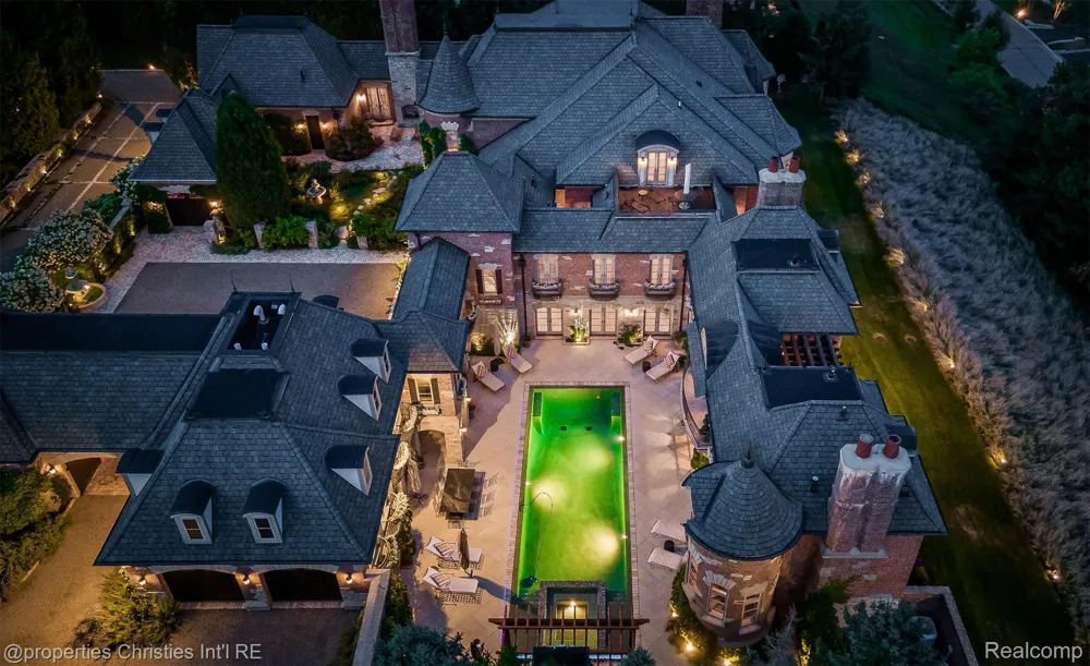 2756 Turtle Bluff Drive Bloomfield Charter Township, MI 48302