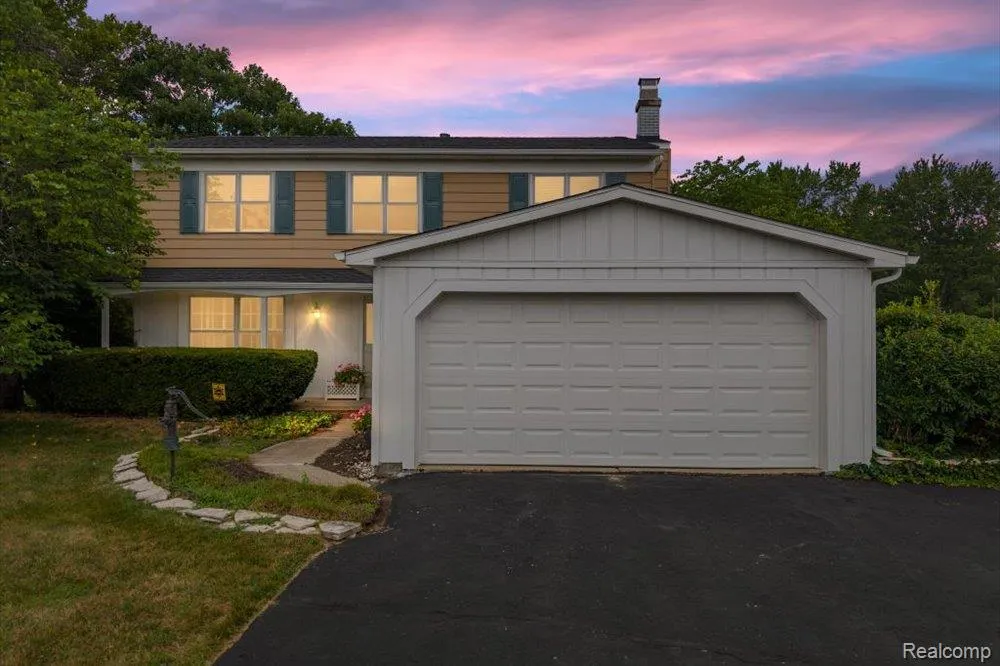 23067 Heatherbrae Way Novi City, MI 48375