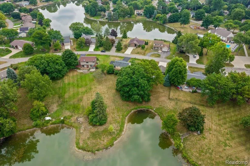 23067 Heatherbrae Way Novi City, MI 48375