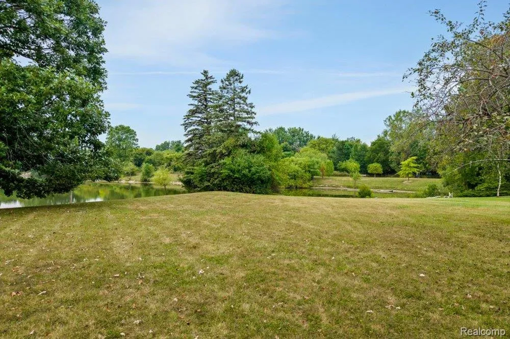 23067 Heatherbrae Way Novi City, MI 48375
