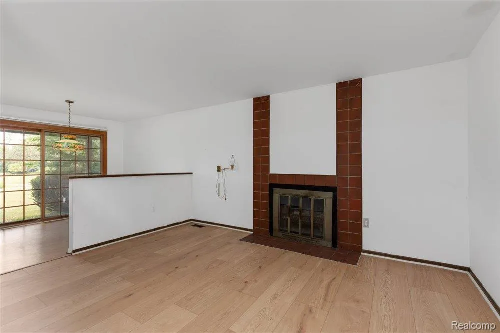 23067 Heatherbrae Way Novi City, MI 48375