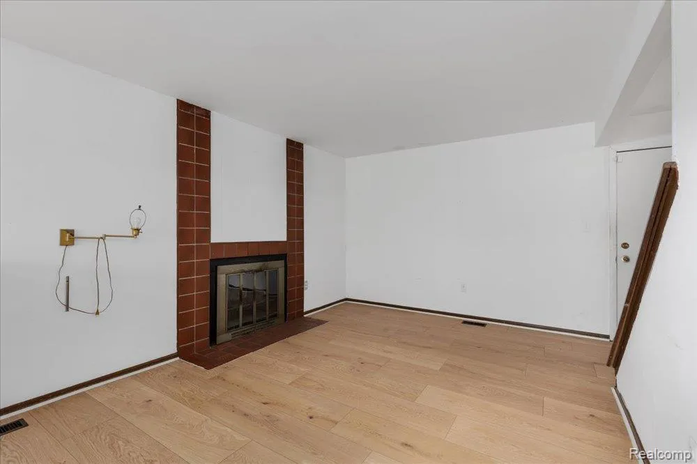 23067 Heatherbrae Way Novi City, MI 48375