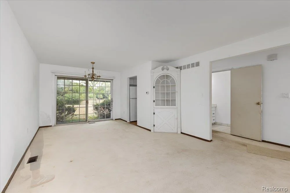 23067 Heatherbrae Way Novi City, MI 48375