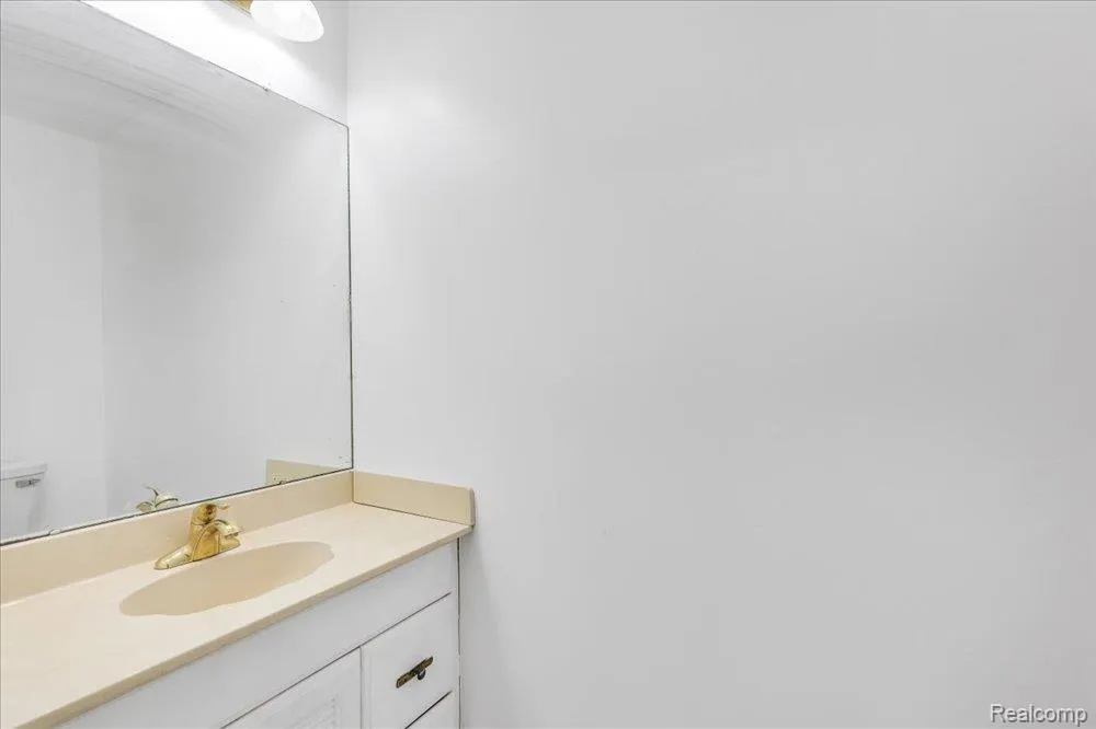 23067 Heatherbrae Way Novi City, MI 48375