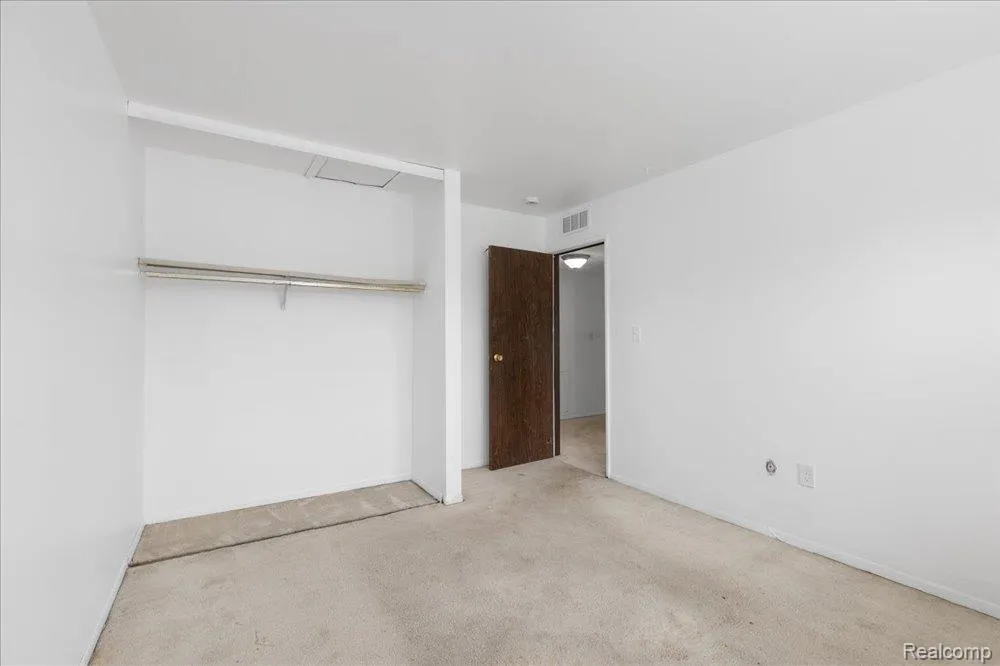 23067 Heatherbrae Way Novi City, MI 48375