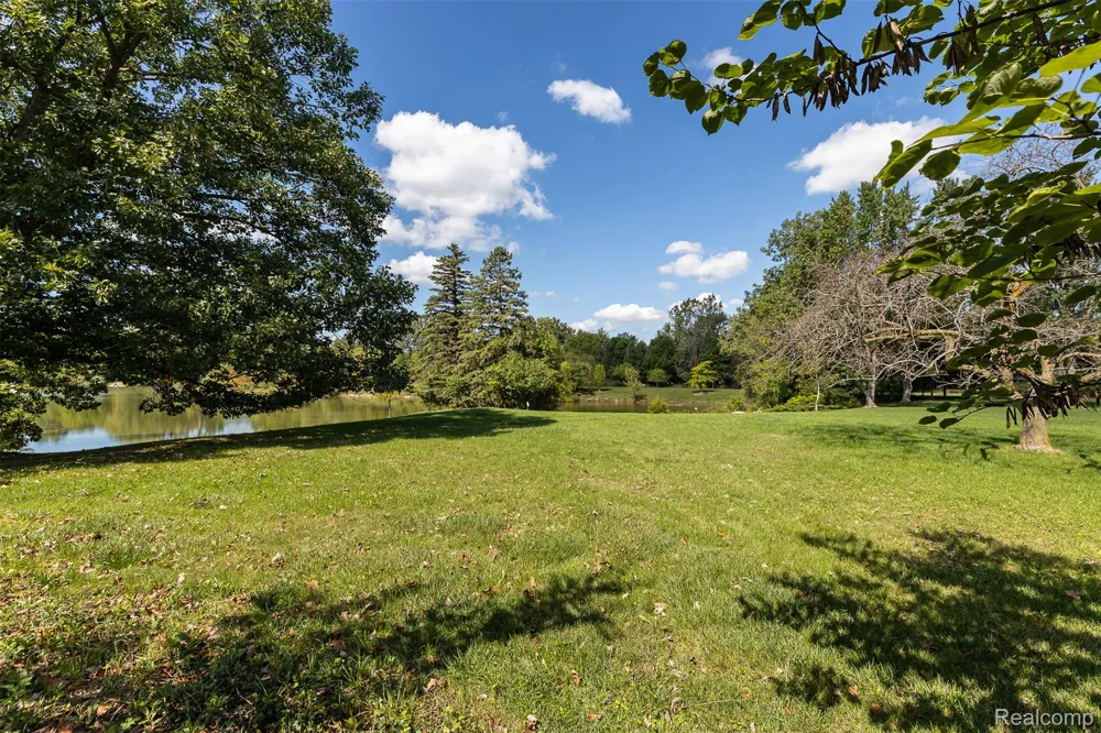23067 Heatherbrae Way Novi City, MI 48375