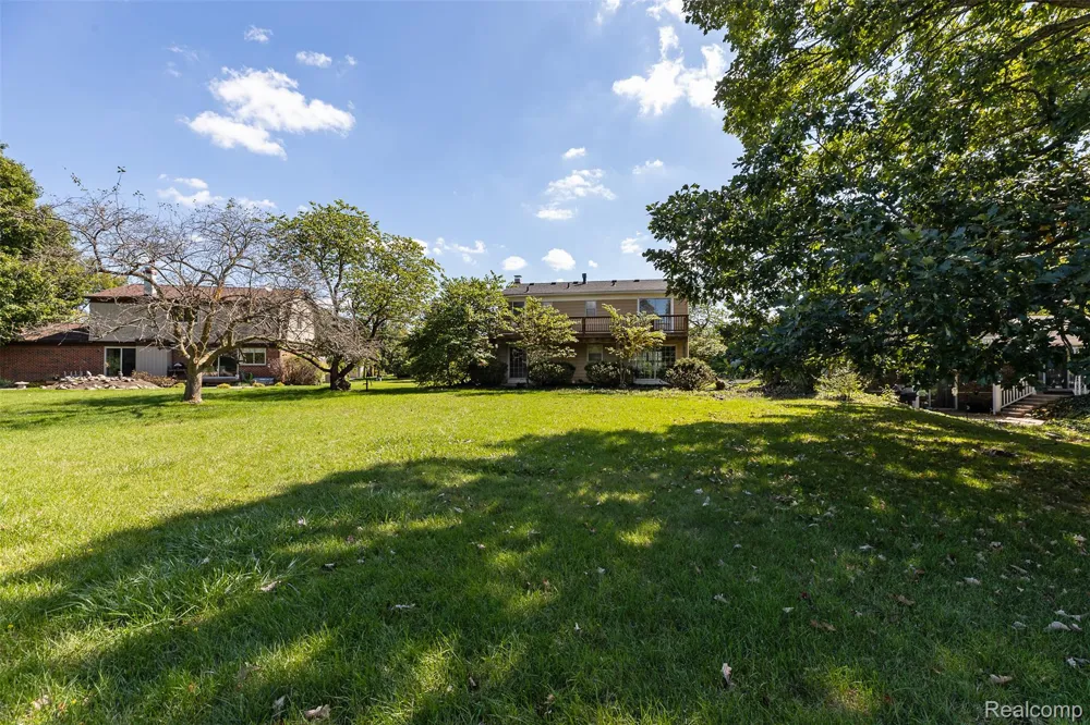 23067 Heatherbrae Way Novi City, MI 48375