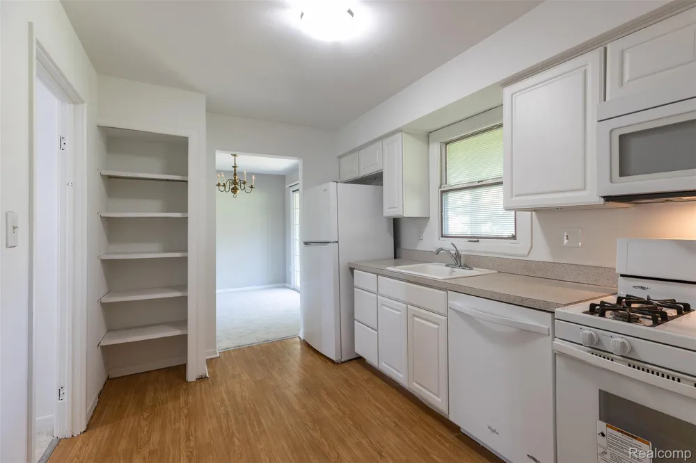23067 Heatherbrae Way Novi City, MI 48375