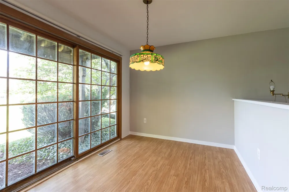 23067 Heatherbrae Way Novi City, MI 48375