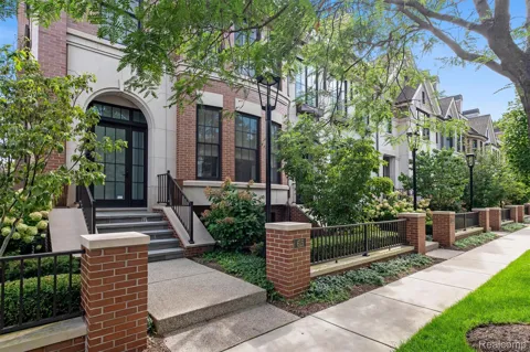 615 W Brown Street