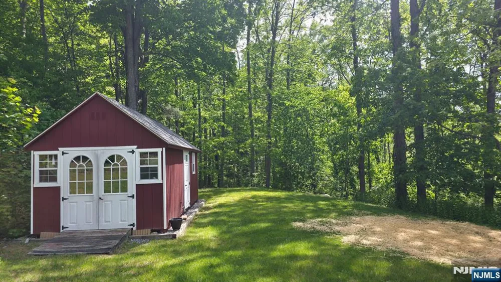 5656 Berkshire Valley Road Jefferson Township, NJ 07438