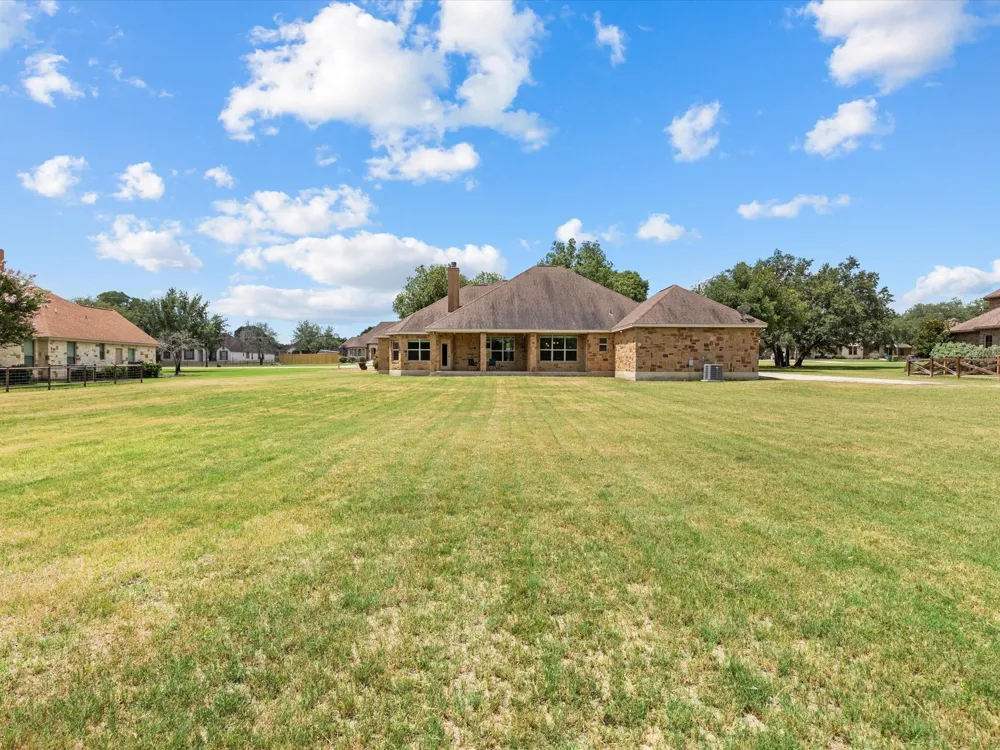 192 Copper Ridge Drive La Vernia, TX 78121