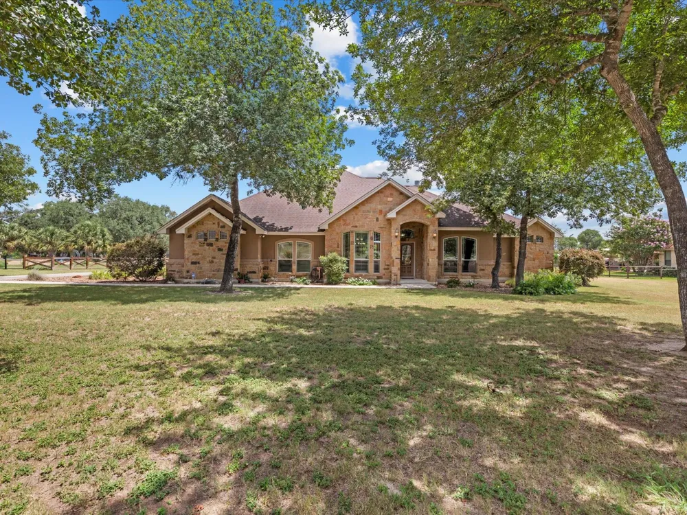 192 Copper Ridge Drive La Vernia, TX 78121