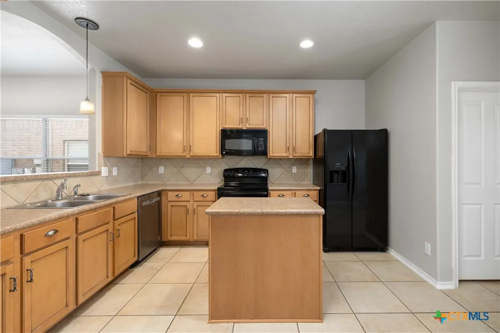 120 Clapboard Run Cibolo, TX 78108