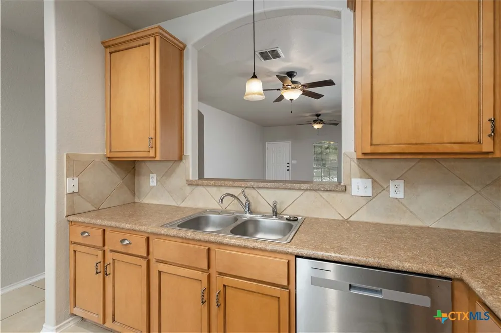 120 Clapboard Run Cibolo, TX 78108