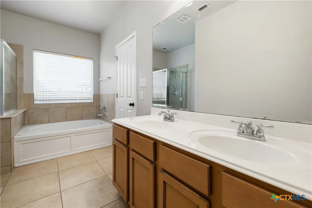 120 Clapboard Run Cibolo, TX 78108