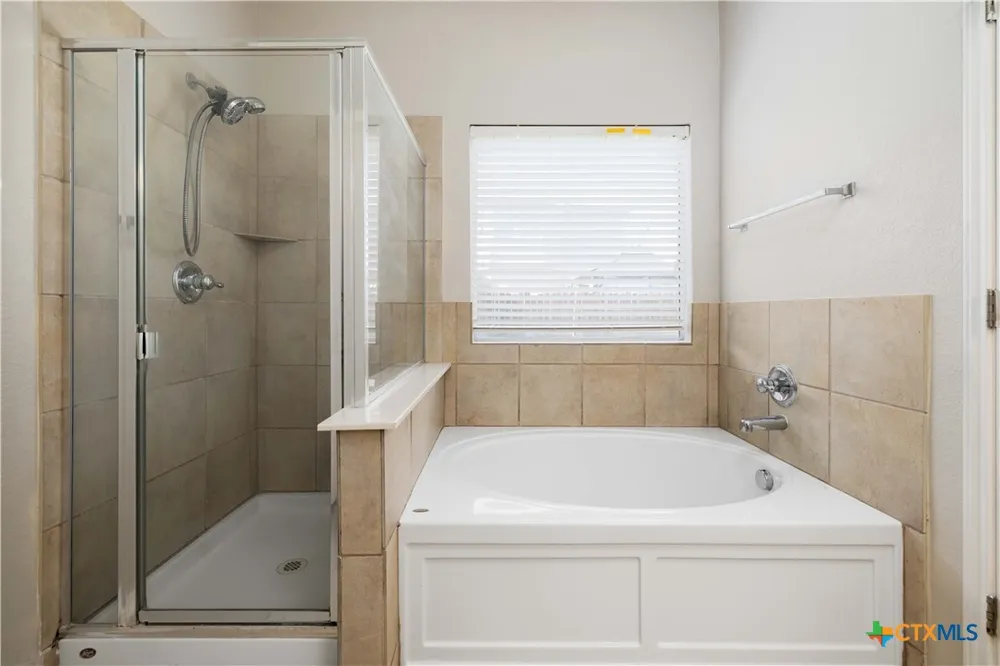 120 Clapboard Run Cibolo, TX 78108