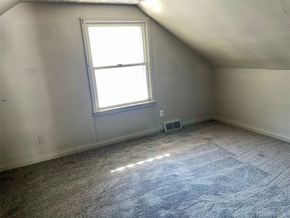 940 Saint Johns Boulevard Lincoln Park City, MI 48146
