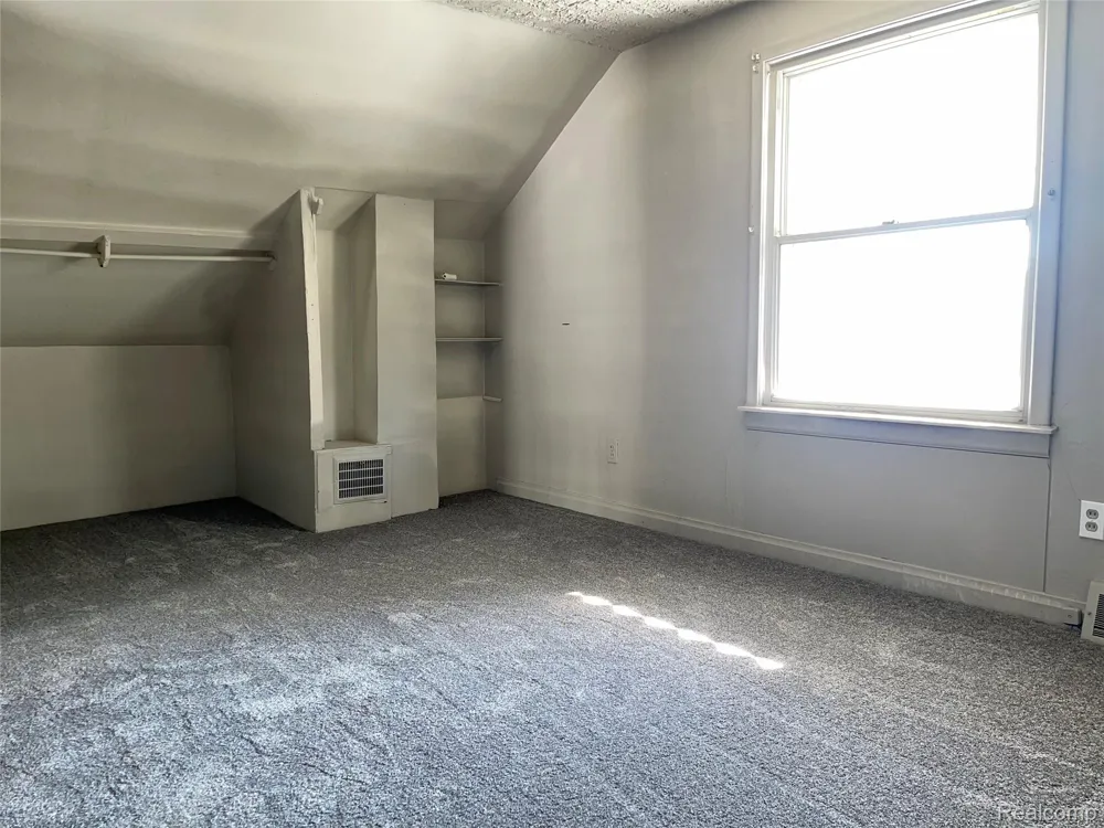 940 Saint Johns Boulevard Lincoln Park City, MI 48146