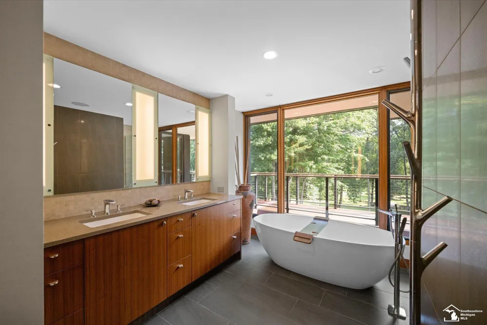 4220 Renshaw Run Bedford Township, MI 48144