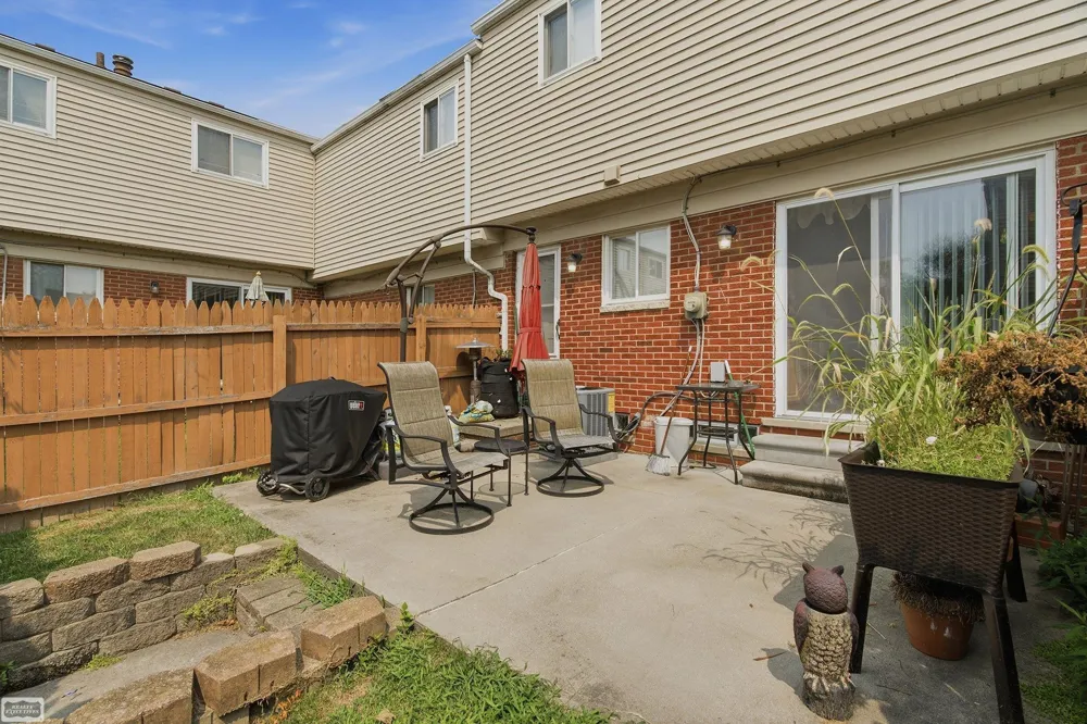 25842 Jeanette Court Street Roseville City, MI 48066