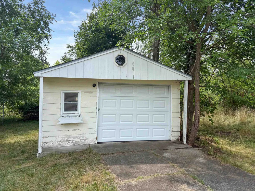 334 E Baltimore Boulevard Flint City, MI 48505