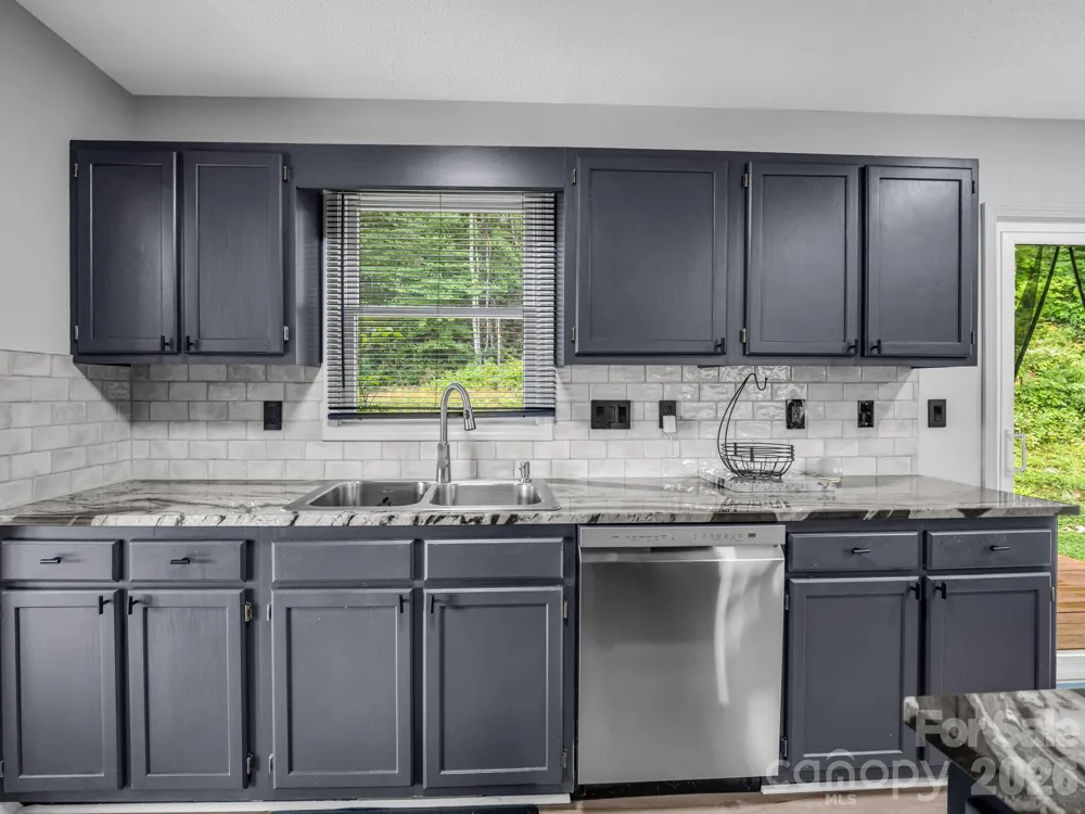 89 Hillview Circle Brevard, NC 28712