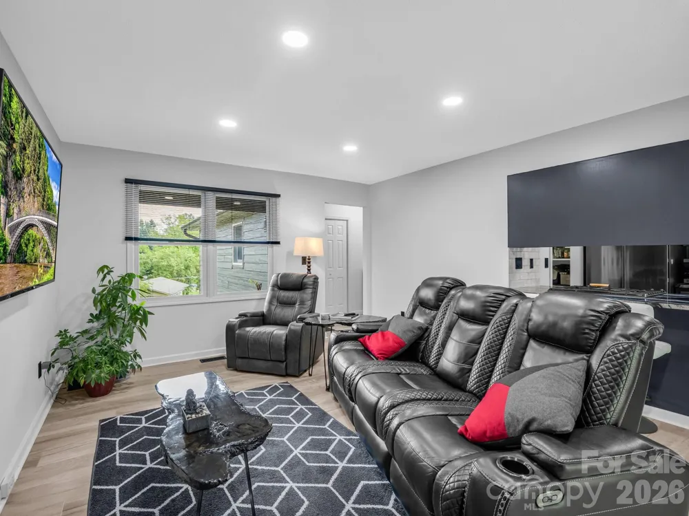 89 Hillview Circle Brevard, NC 28712