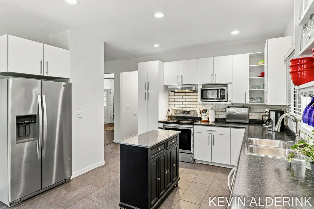 1305 Augusta Court W Holland City, MI 49423