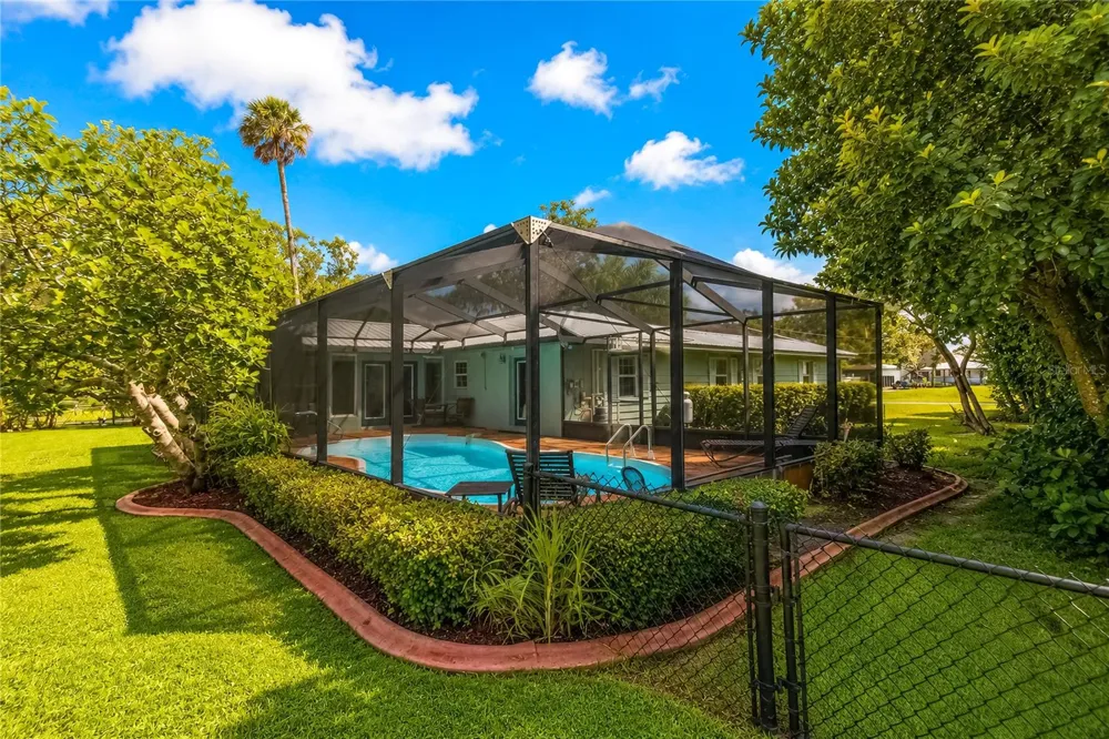 2178 WATERSEDGE DRIVE Crystal River, FL 34429