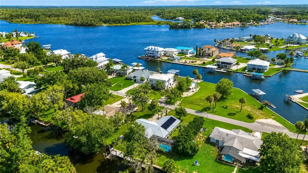2178 WATERSEDGE DRIVE Crystal River, FL 34429