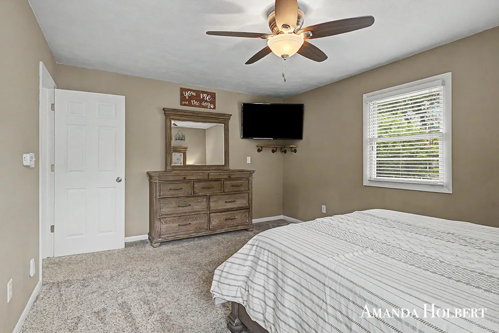 4635 12 Mile Road NE Rockford, MI 49341