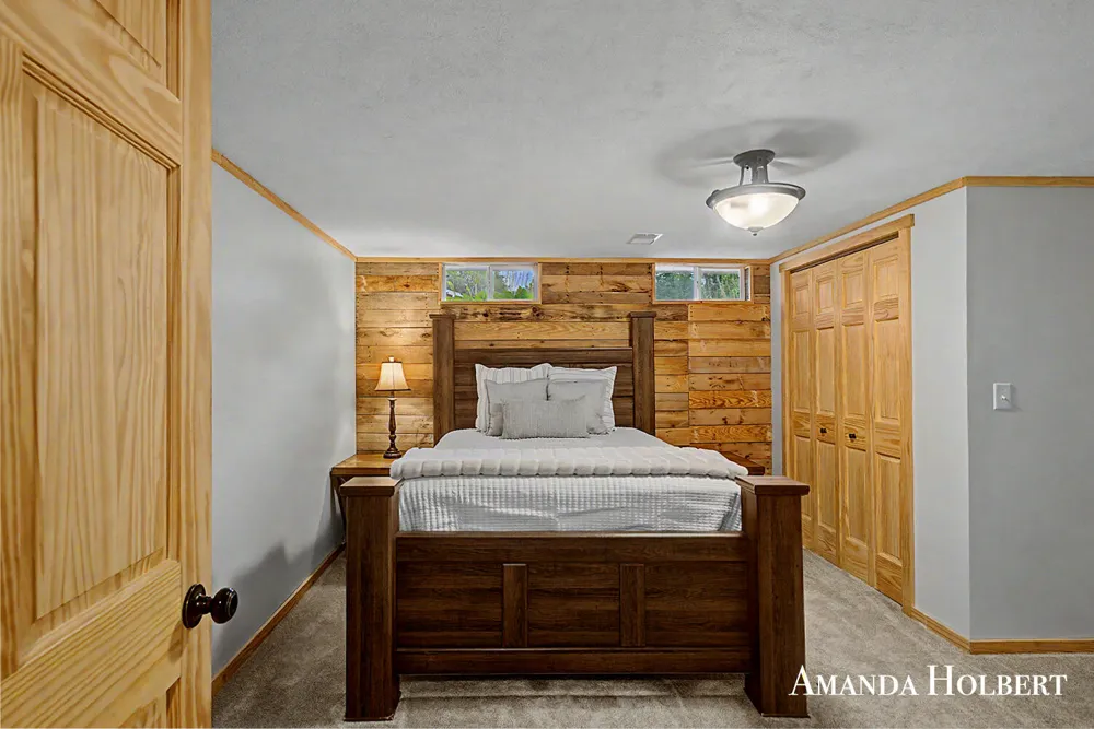 4635 12 Mile Road NE Rockford, MI 49341
