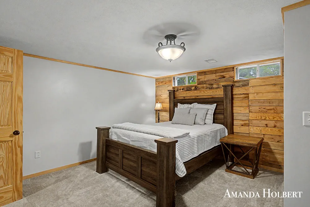 4635 12 Mile Road NE Rockford, MI 49341