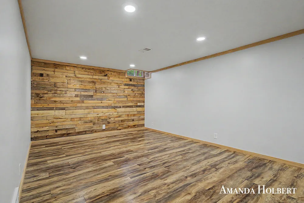 4635 12 Mile Road NE Rockford, MI 49341