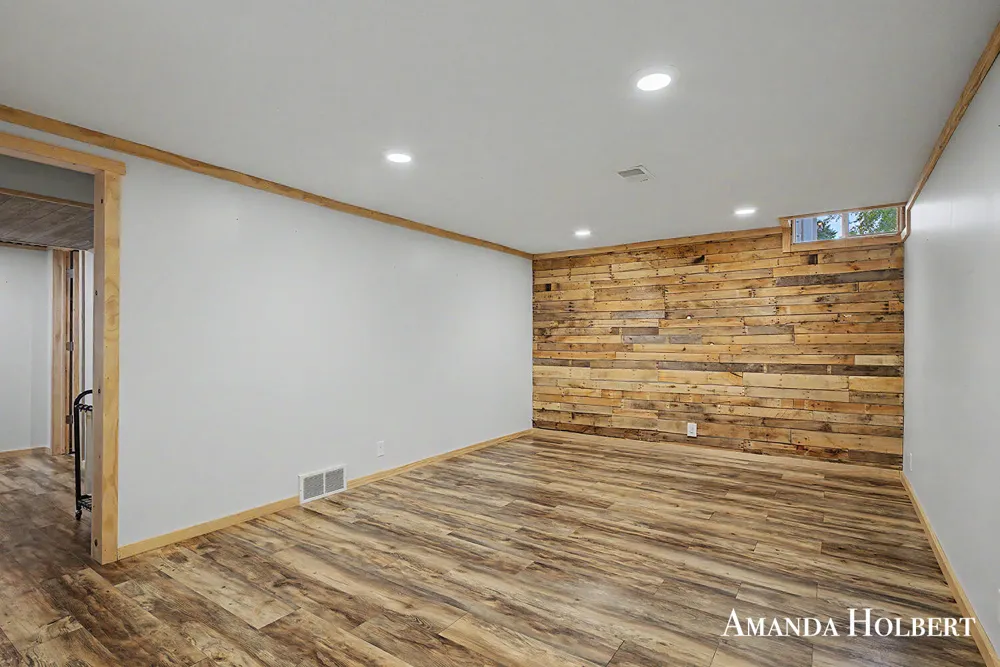 4635 12 Mile Road NE Rockford, MI 49341
