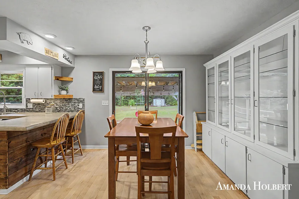 4635 12 Mile Road NE Rockford, MI 49341