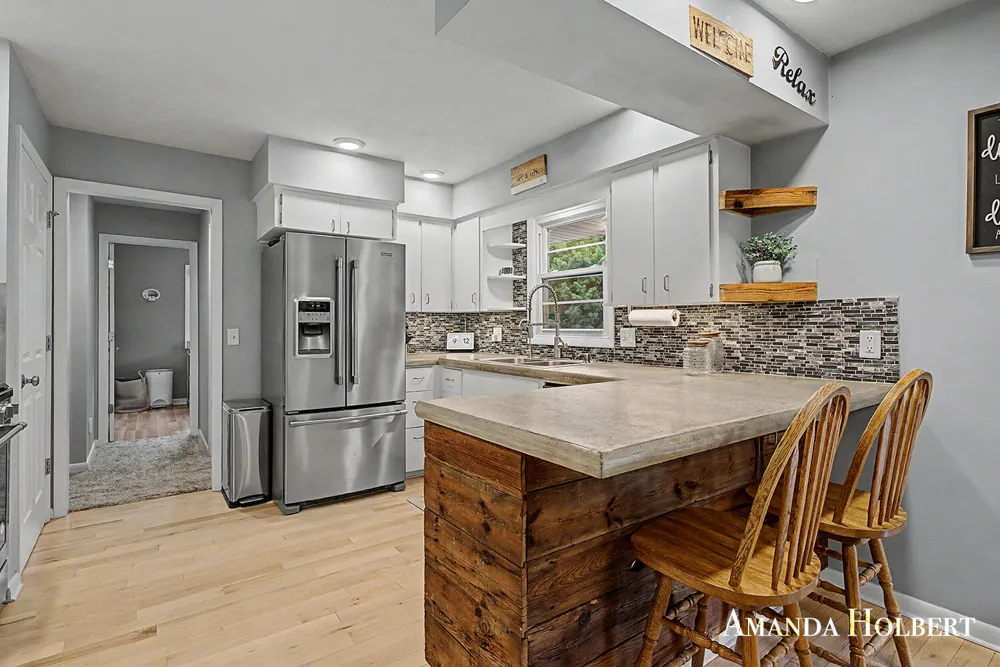 4635 12 Mile Road NE Rockford, MI 49341