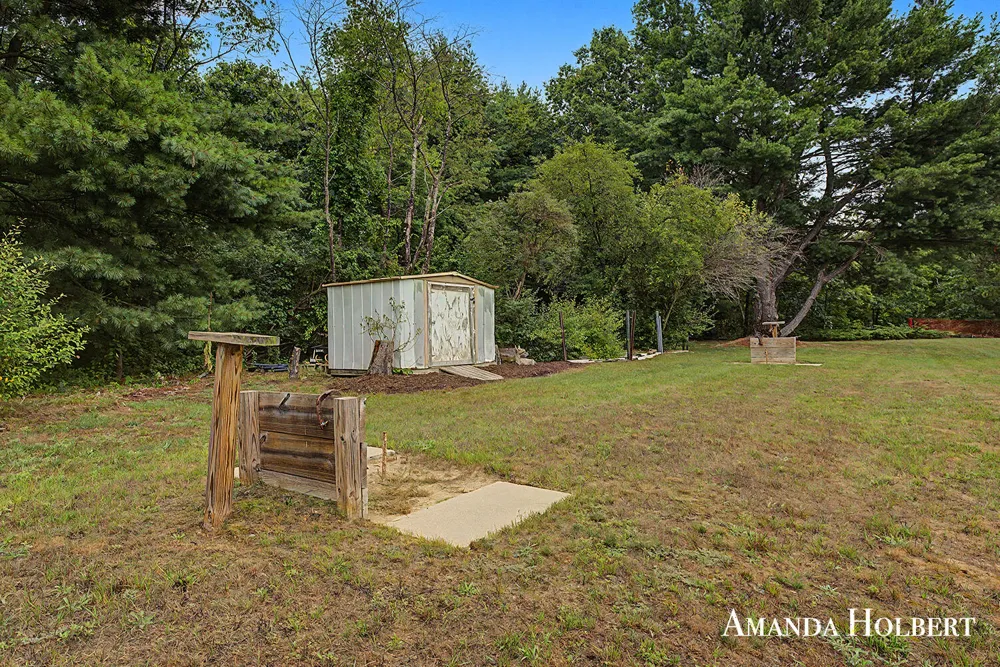 4635 12 Mile Road NE Rockford, MI 49341