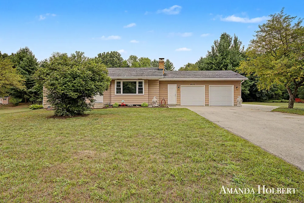 4635 12 Mile Road NE Rockford, MI 49341