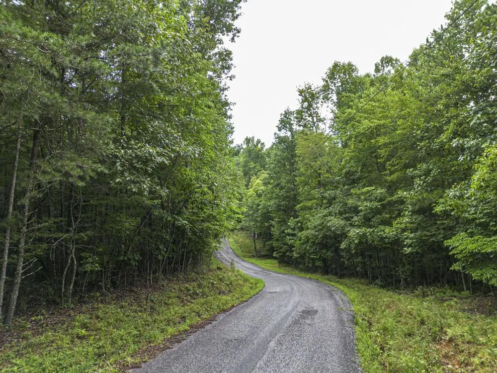 5.34 AC Hill Top Circle McCaysville, GA 30555